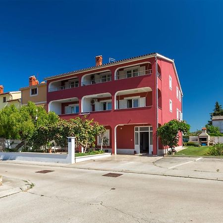 Apartments Boris Fažana エクステリア 写真