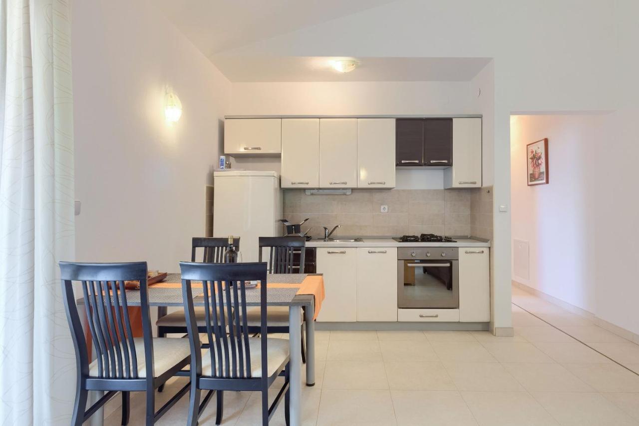 Apartments Boris Fažana エクステリア 写真