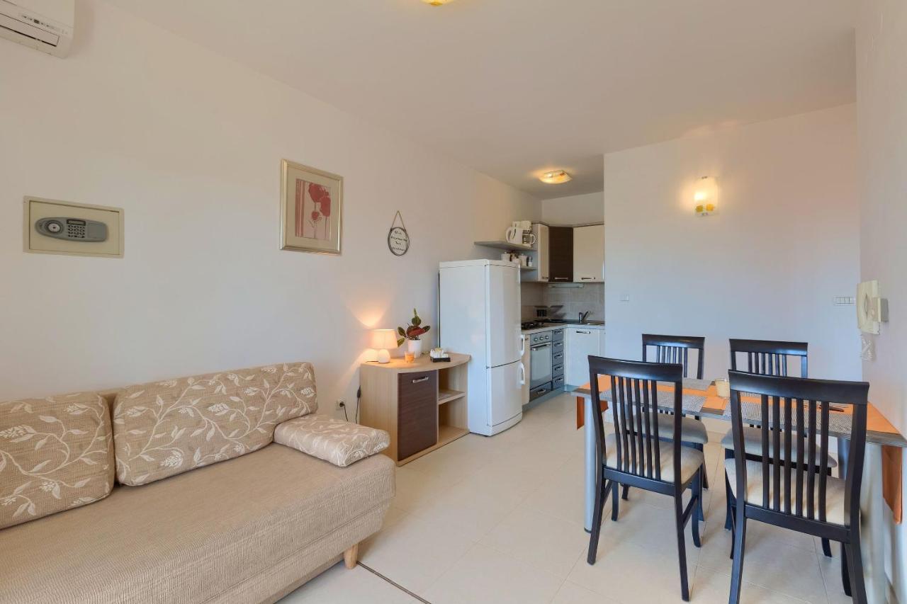 Apartments Boris Fažana エクステリア 写真