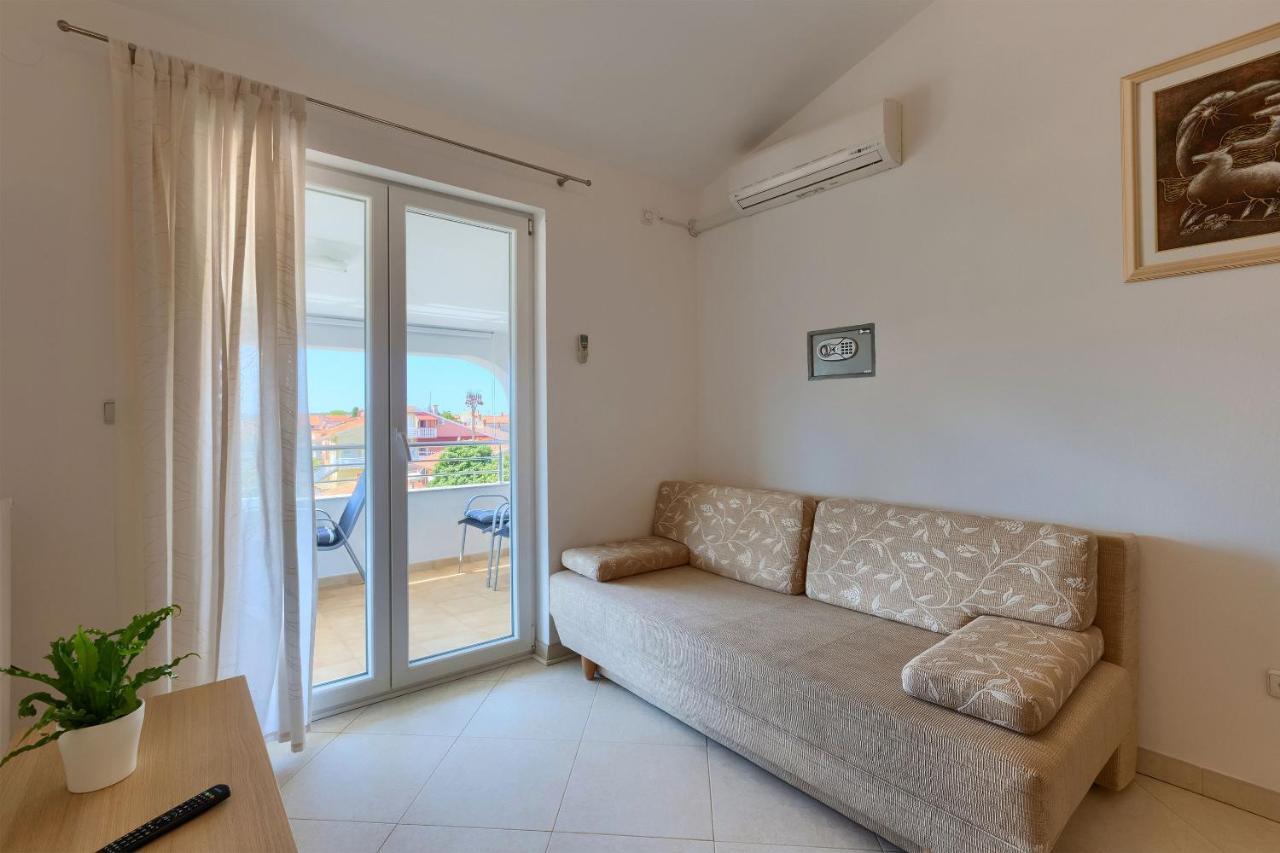 Apartments Boris Fažana エクステリア 写真