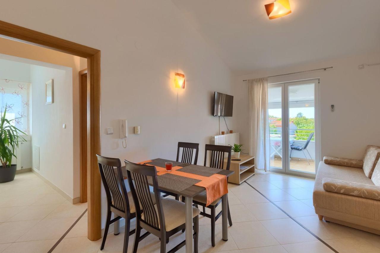 Apartments Boris Fažana エクステリア 写真