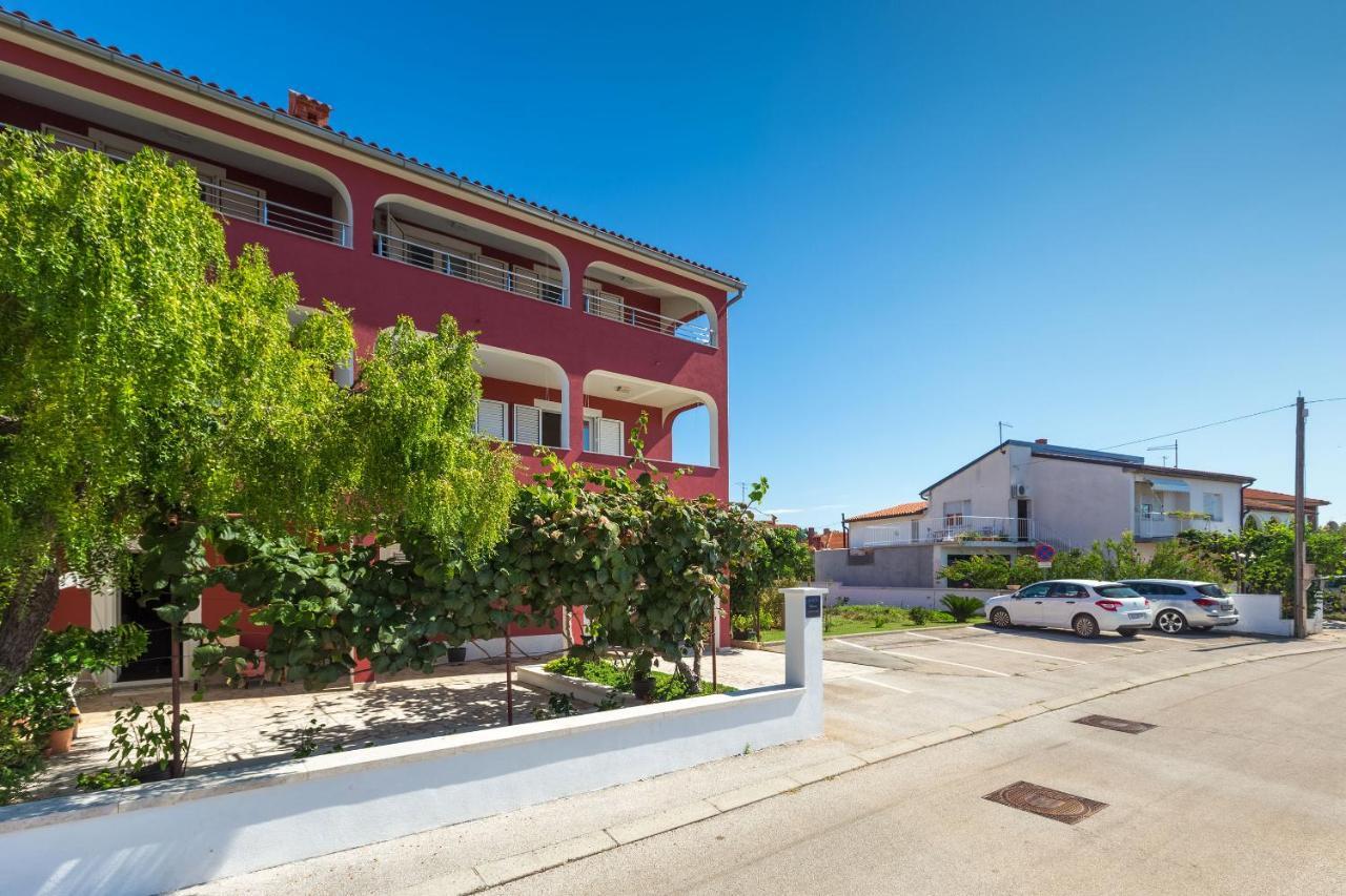 Apartments Boris Fažana エクステリア 写真