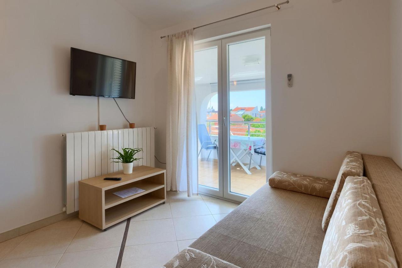 Apartments Boris Fažana エクステリア 写真