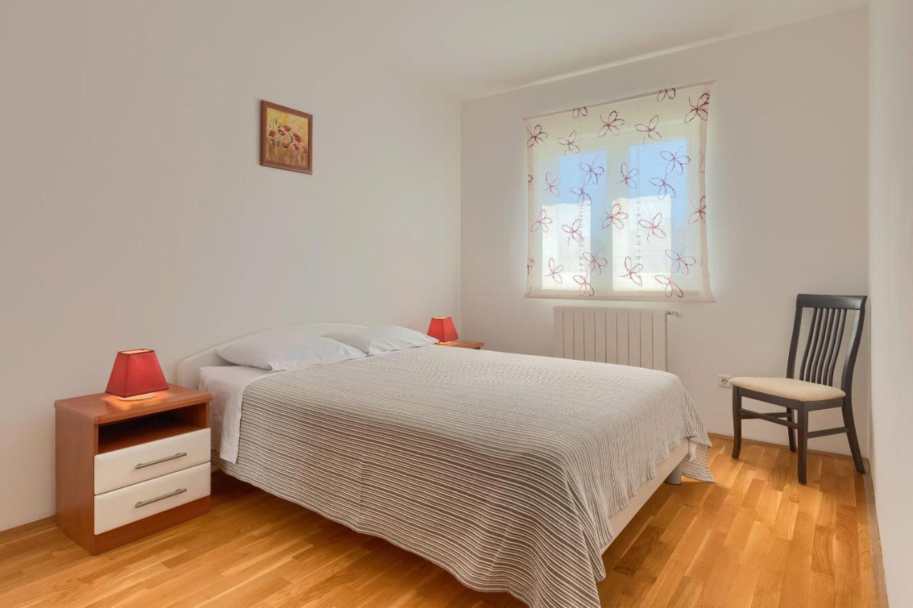 Apartments Boris Fažana エクステリア 写真