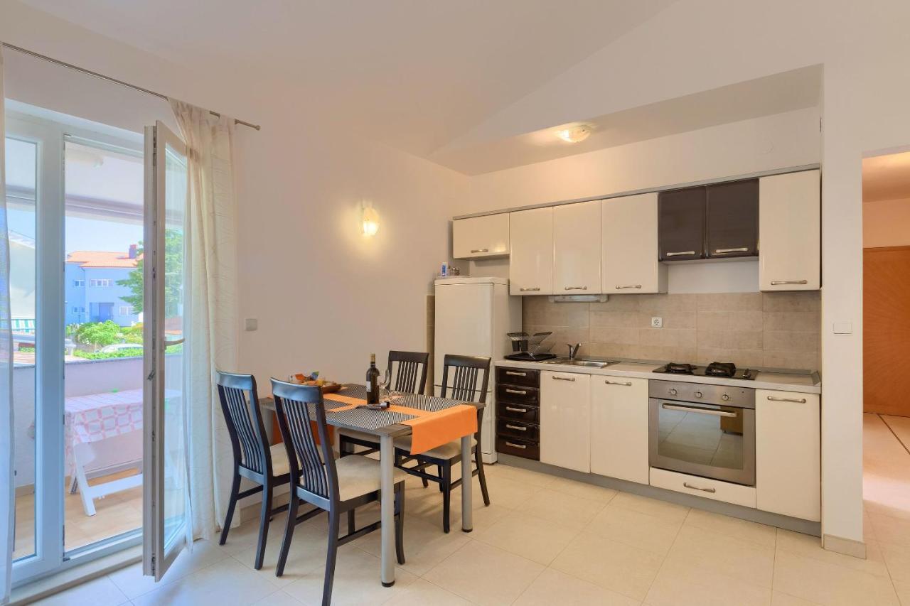 Apartments Boris Fažana エクステリア 写真
